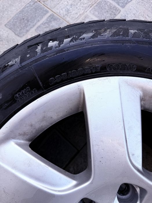 Jante cu anvelope de iarna 235/60/R17