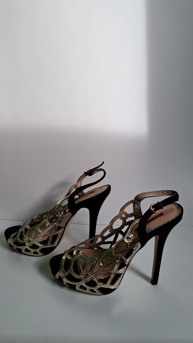 Елегантни сандали