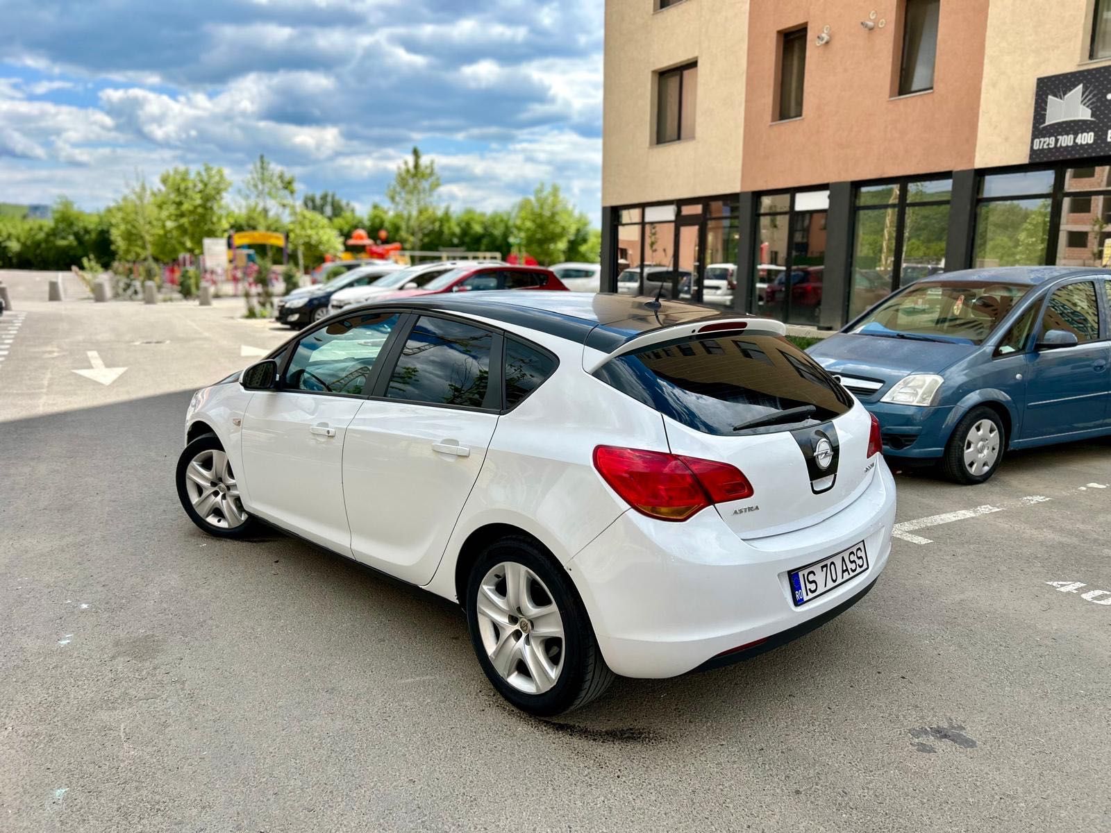 Opel astra J, an 2011 (1.3 diesel)