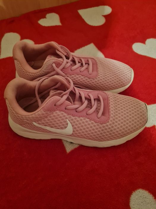 Vand schimb adidasi nike nr 37