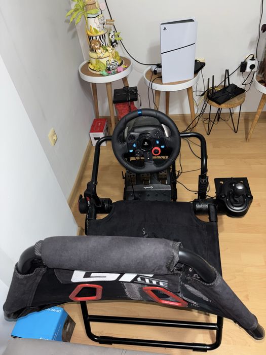 Logitech G29 Driving Force + Logitech shifter+ coackpit Next Level