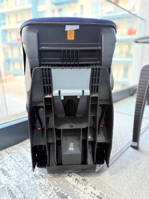 Vândem un scaun auto pentru copii în stare nouă, impecabilă.