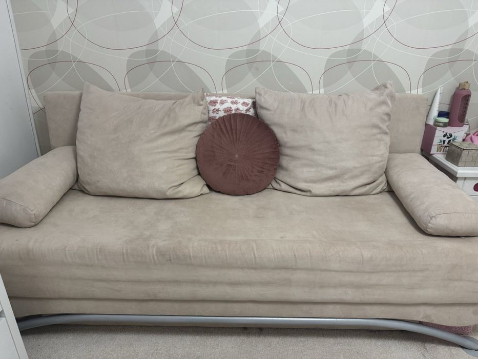 Разтегателен диван