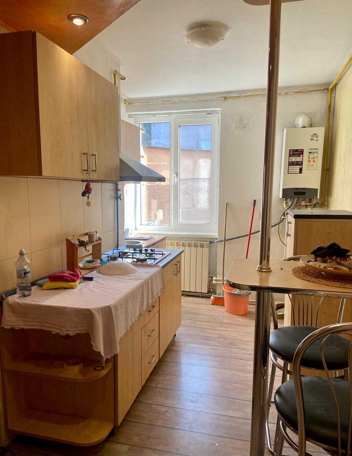 Inchiriez apartament in Petrosani