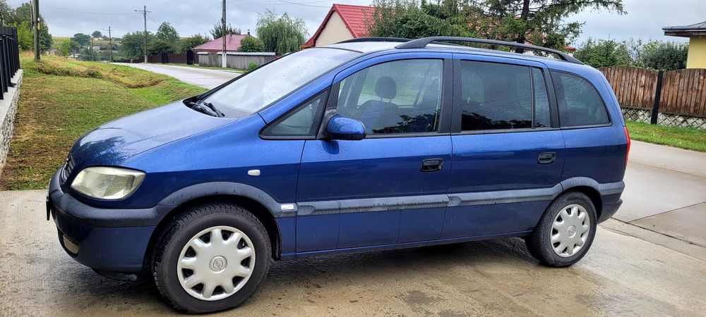 Vând Opel Zafira 2002 , euro4 .