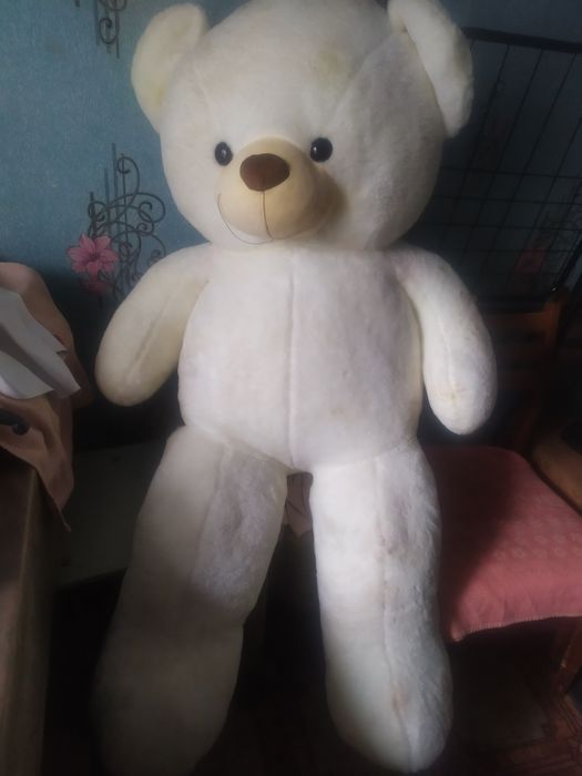 Продам большого плюшевого медведя