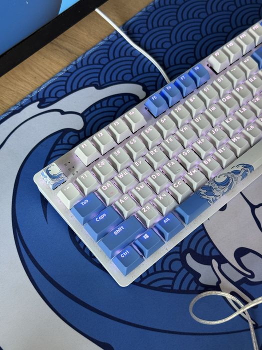 клавиатура RED square keyrox tkl aquarius