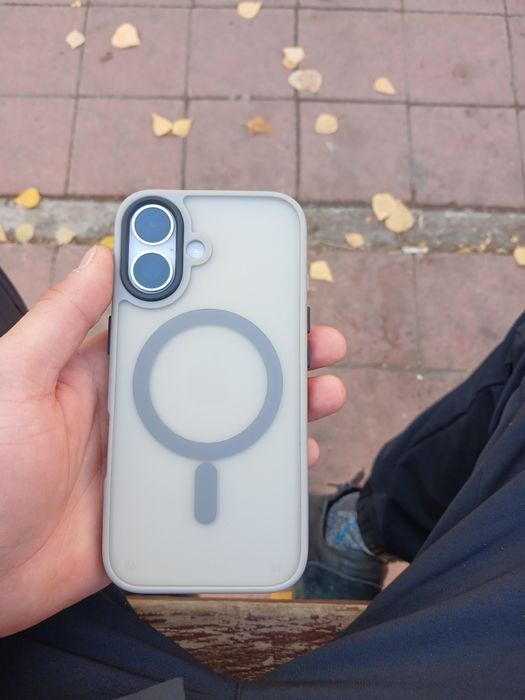 Продам айфон 16 128гб