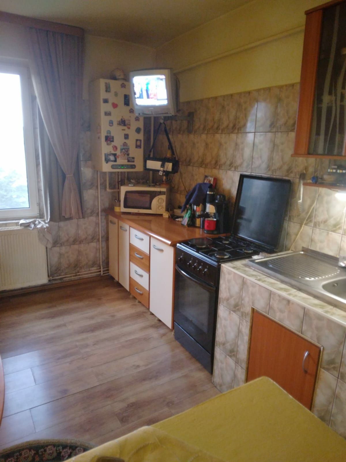 Vand apartament 3 camere