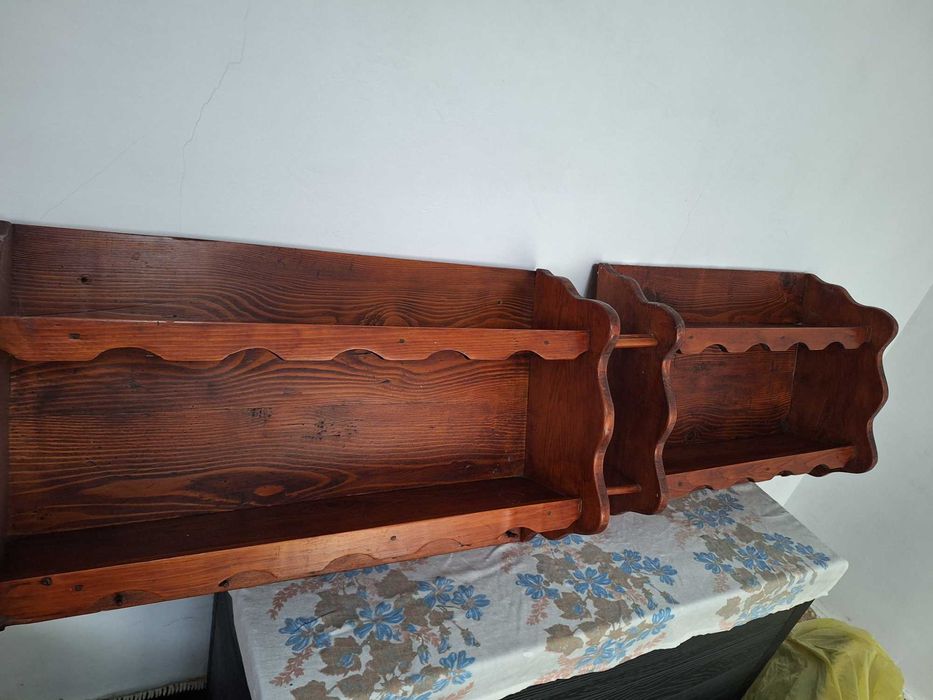 2 etajere rustice din lemn de brad