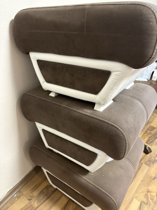 Табуретки три броя