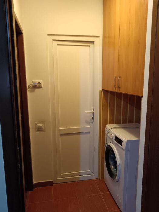 Închiriez apartament cu doua camere
