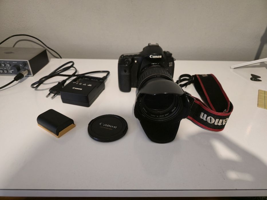 Vând Canon EOS 60D + obiectiv 28-135mm f4.5-5.6