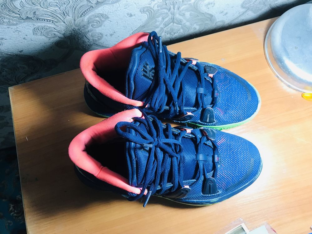Продается KYRIE 7