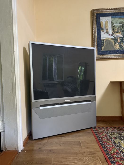 Телевизоры 3 штуки