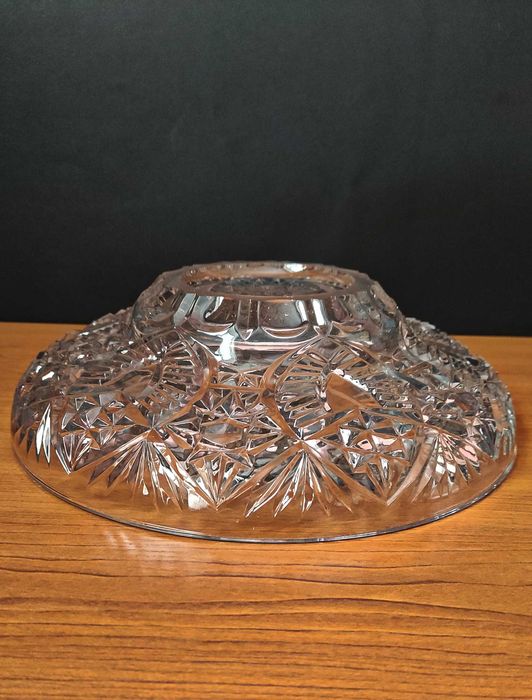 Много масивна кристална фруктиера с удебелена основа