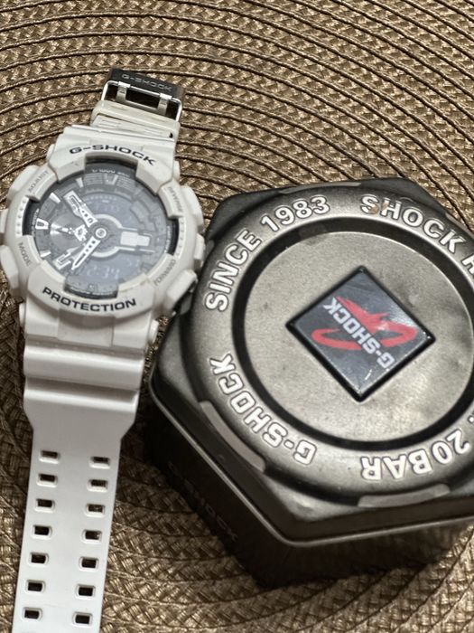 Продам спортивные часы G-SHOK с таимером