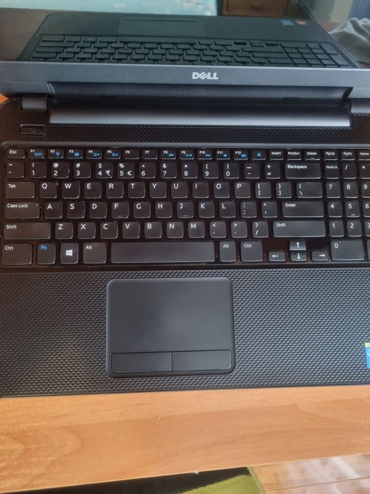 Vând  Dell Inspiron 3537