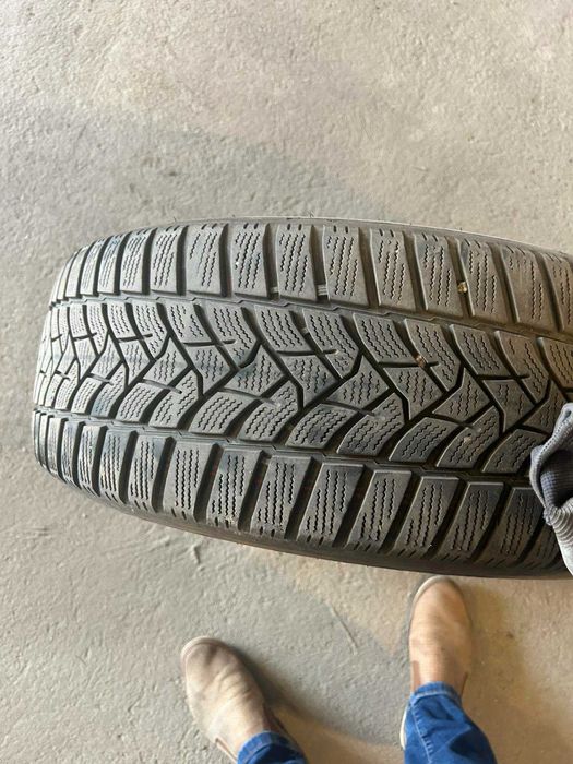 Гуми - зимни Dunlop 215/55 R17