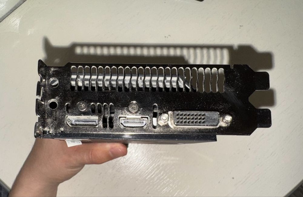 Продам ASUS Cerberus GTX 1050 Ti (4 GB GDDR5)