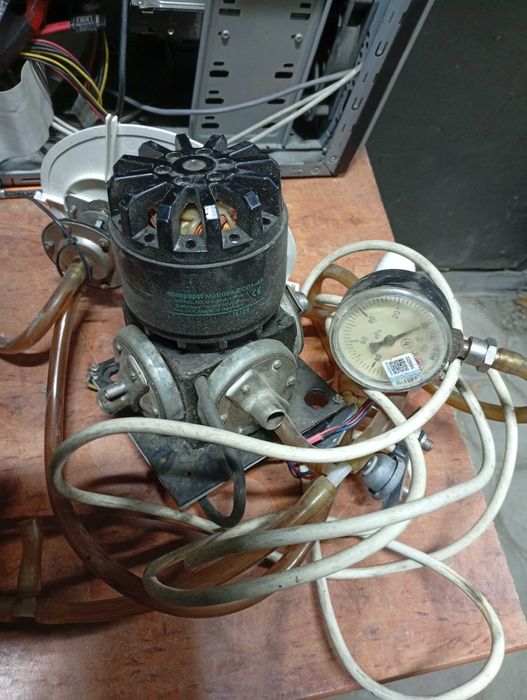 Продам Медицинский Вакуматор на 220в