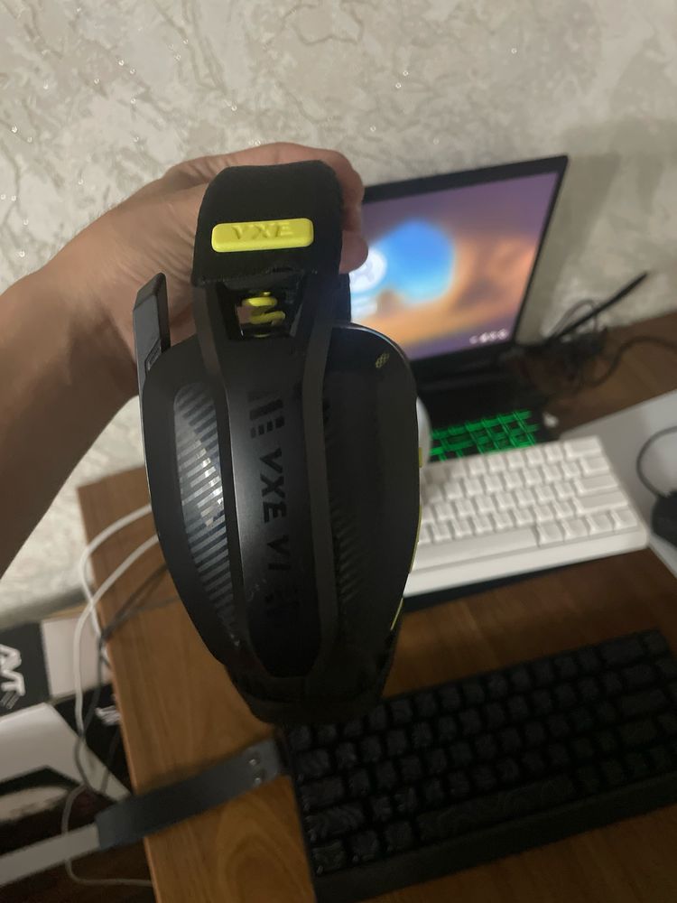 Razer v2x  Mercury 68   Vgn vxe