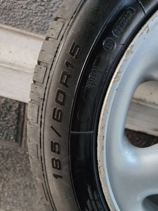 Vând Set Jante Aliaj 4x100+Cauciucuri 185/60/15 Vara Logan MCV Renault