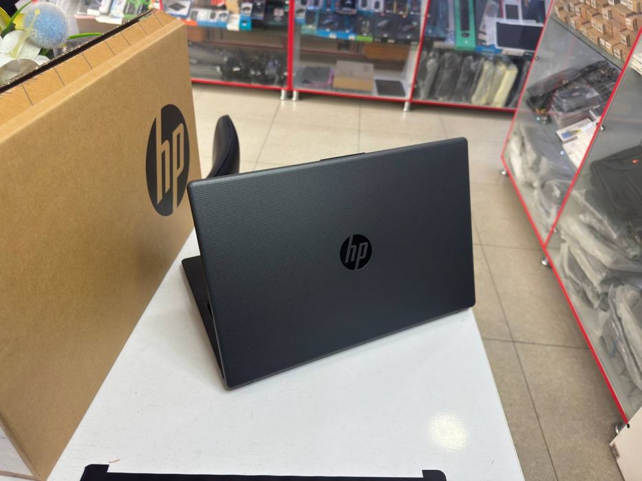 Hp ryzen 7 16/1TB SSD mutloqo yangi noutbuk