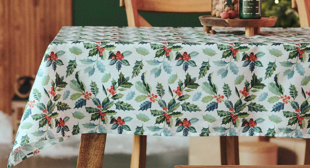 Fata de masa - NOUA - Livrare la 5 lei - model Craciun