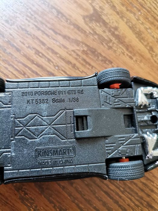 Количка 2010 porsche 911 gt3 rs 1/36  kinsmart