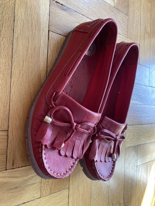 Дамски кожени мокасини