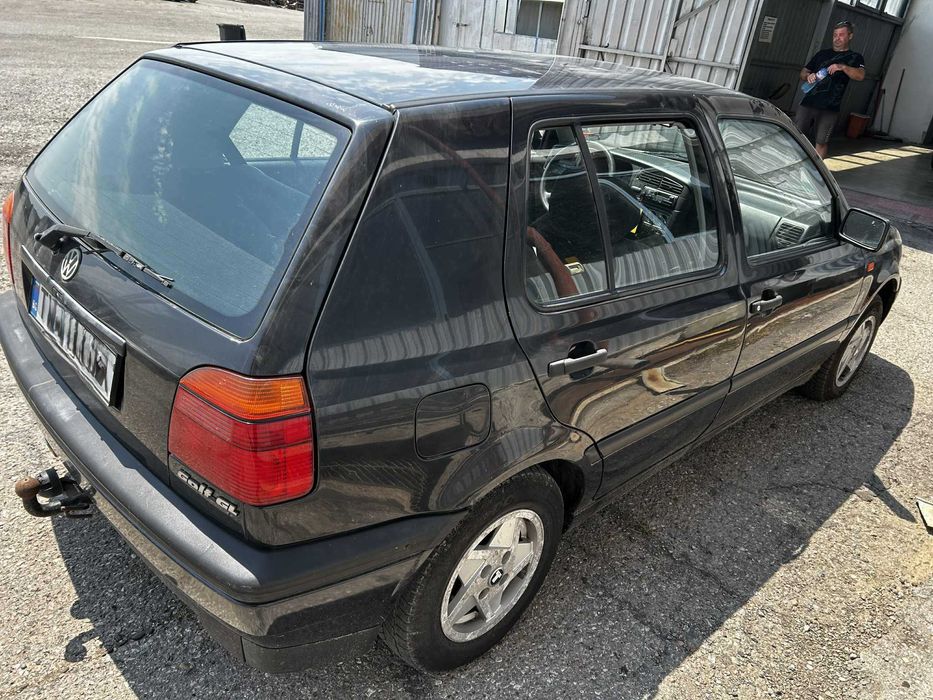 VW Golf GL в изправно техническо състояние и перфектен документално