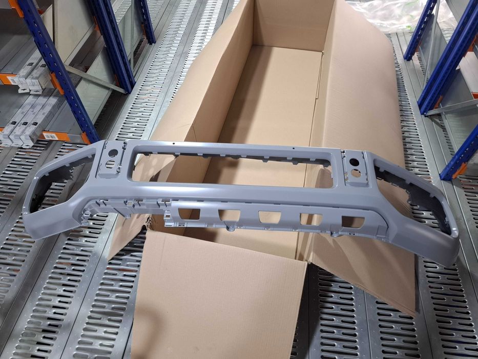 Передний бампер AMG G63 для 463 кузова