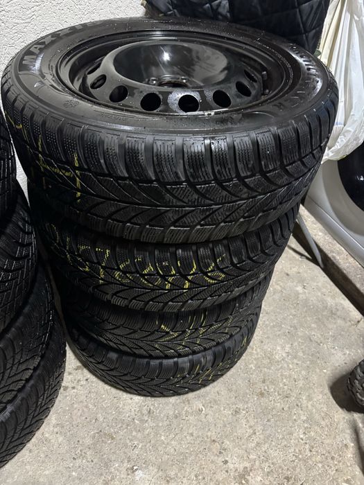 Jante gama vag cu anvelope 215/60r16 iarna