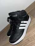 adidasi de la adidas
