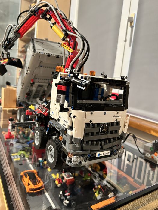LEGO® Technic Mercedes-Benz Arocs  42043