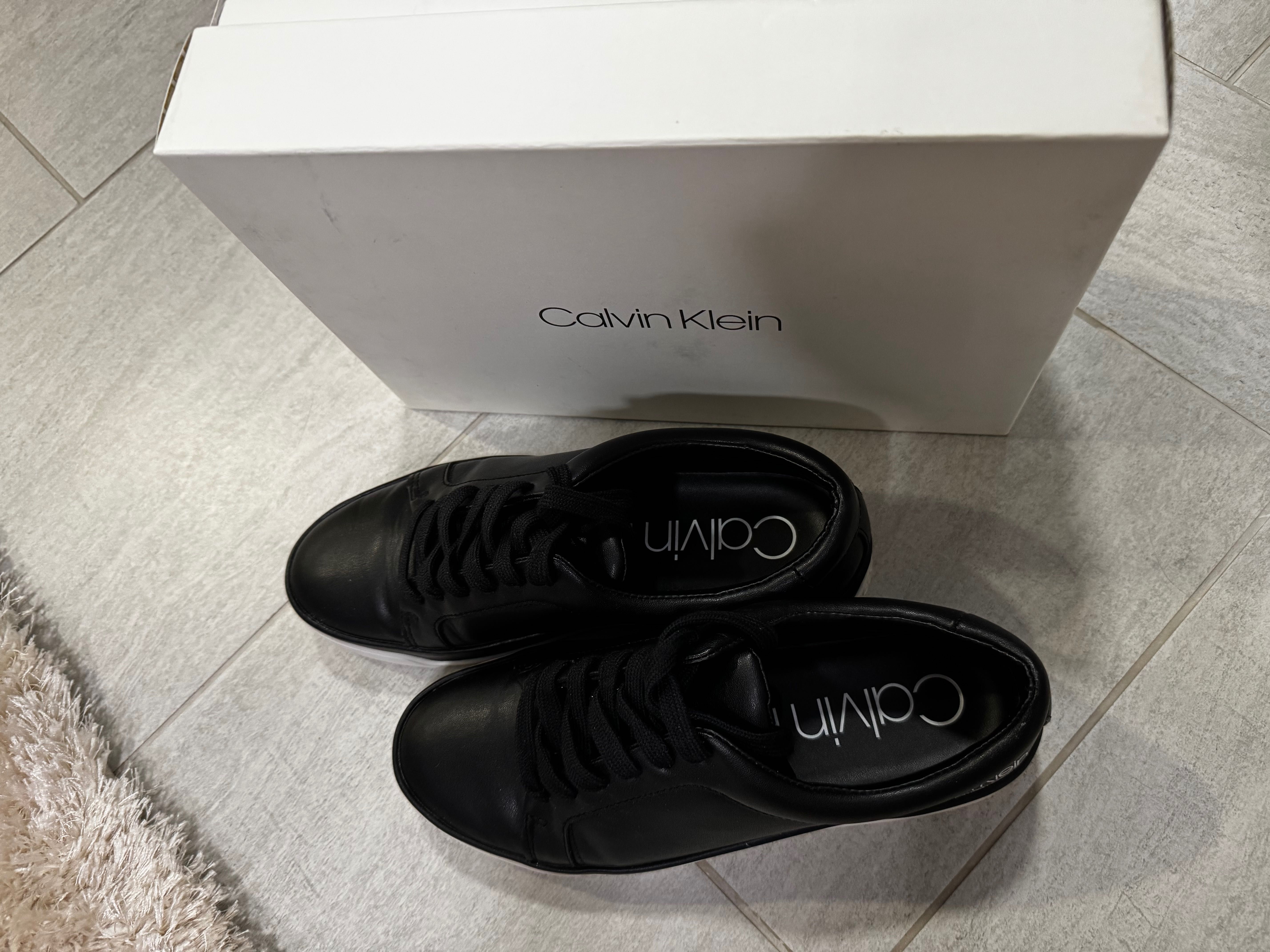 Кецове Calvin Klein