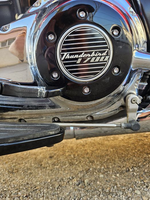 Triumph Thunderbird Commander 1700cc