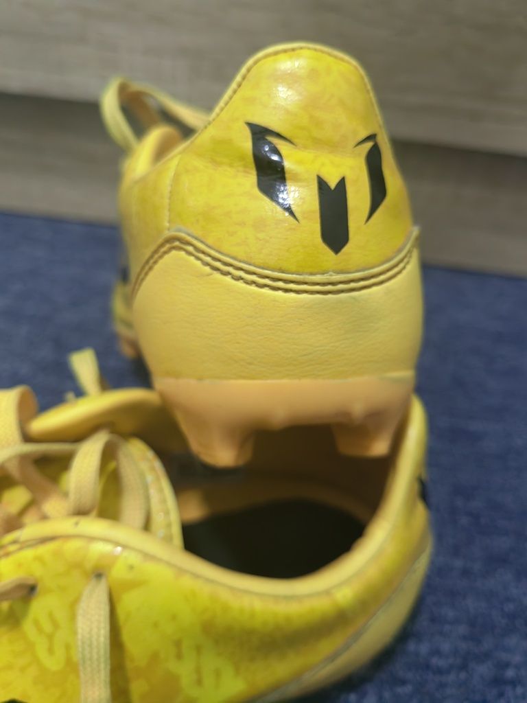 Crampoane Adidas Messi Yellow
