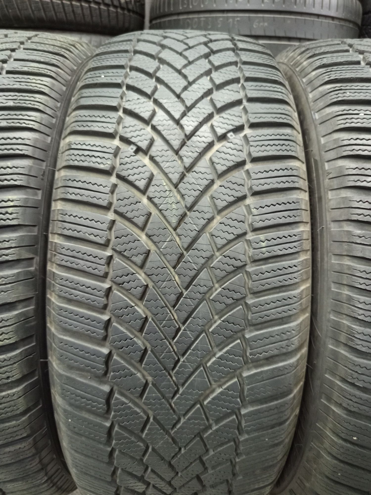 Bridgestone 235/55/20-4бр дот 2921