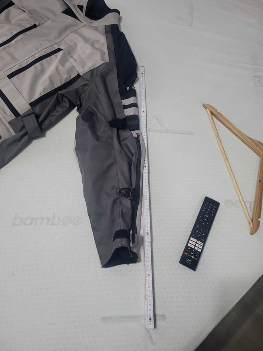 Costum moto aproape nou