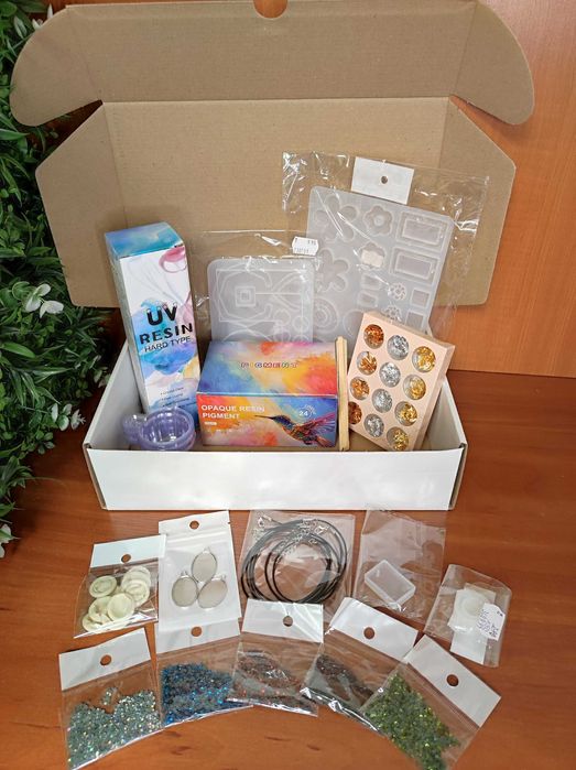 Творчески комплект 102 части с UV смола за направа на бижута