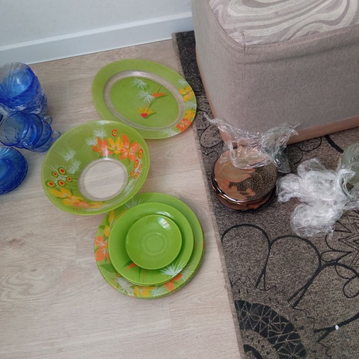 Продам тарелки от сервиза