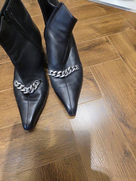 Продам женские ботиночки. TOM FORD.В хорошем состоянии