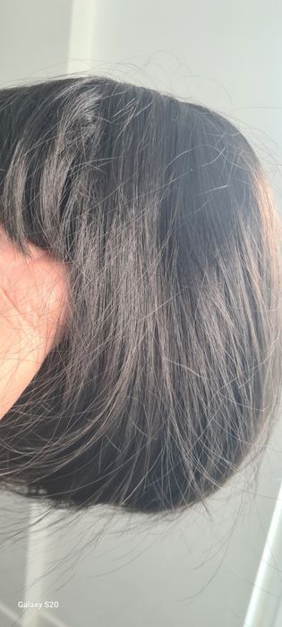 peruca este in stare excelenta