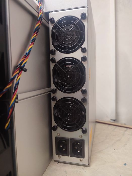 Antminer S 19 240-Ch 82T