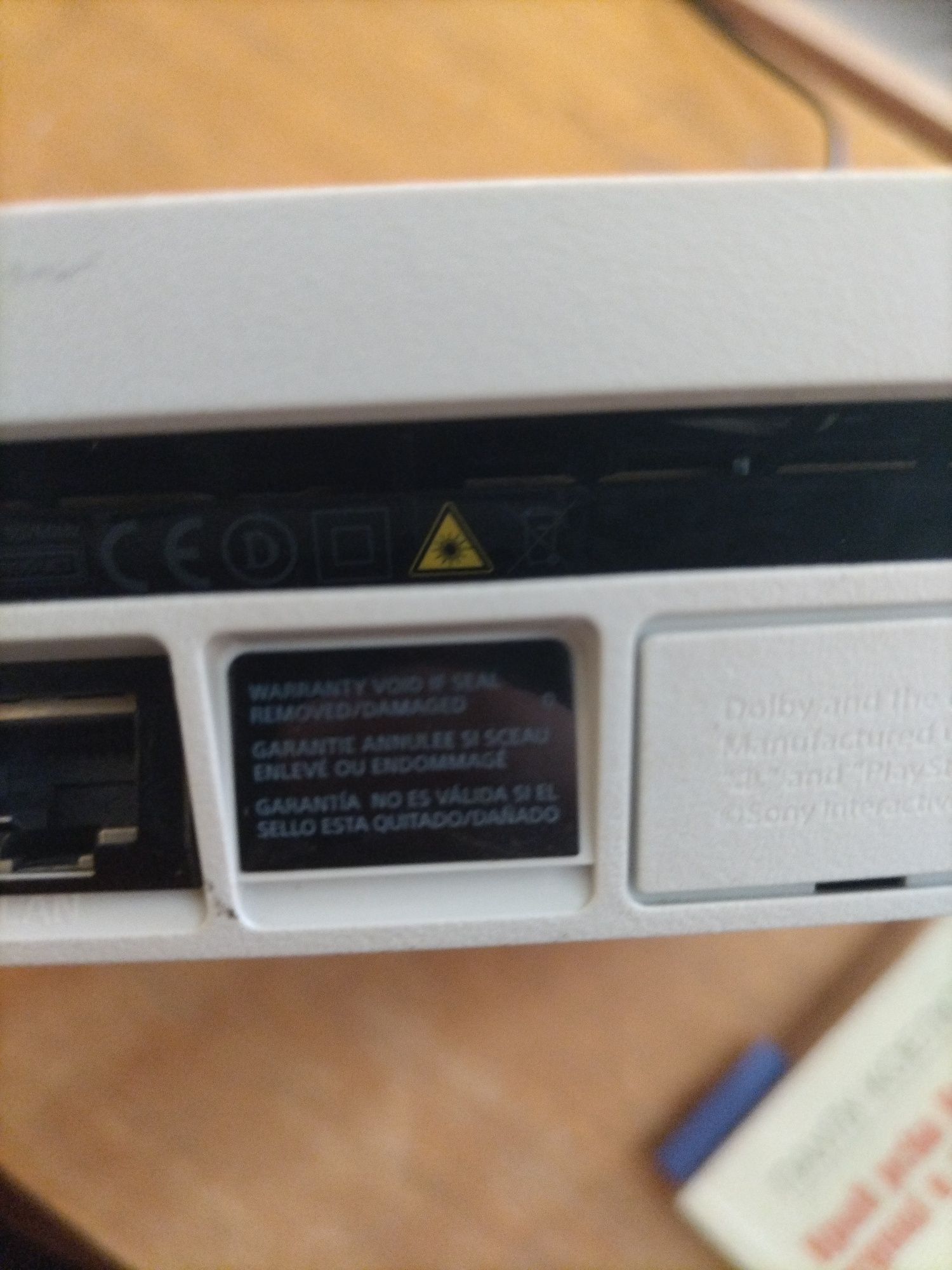 PS4 Slim 512 GB (в отлично състояние)