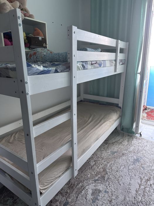 Двухъярусная кровать