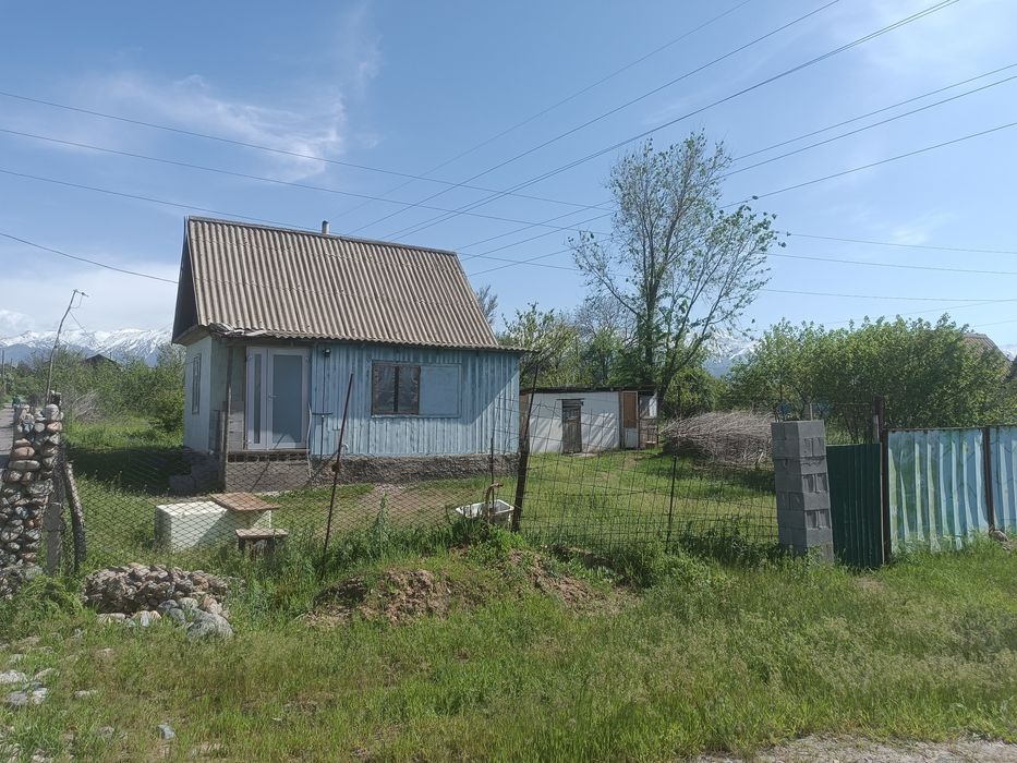 Үй сатылады 3 бөлмелі