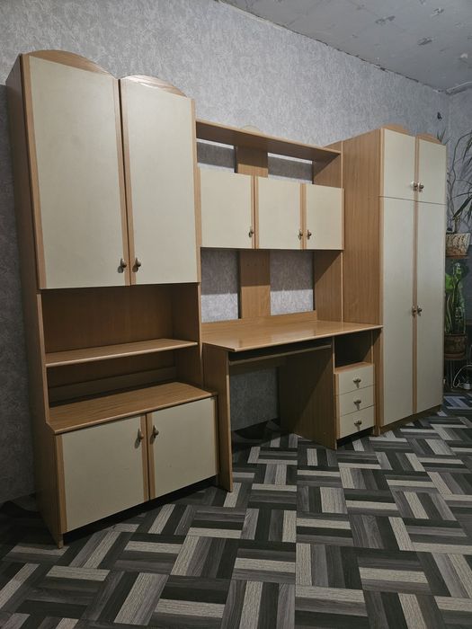 Детская стенка с рабочим столом